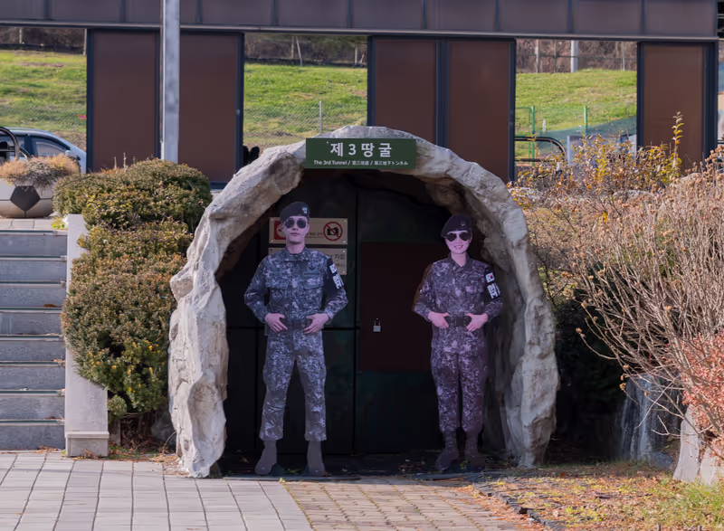 Seoul Private Tour - The Photo Zone At the Infiltraition Tunnel Station