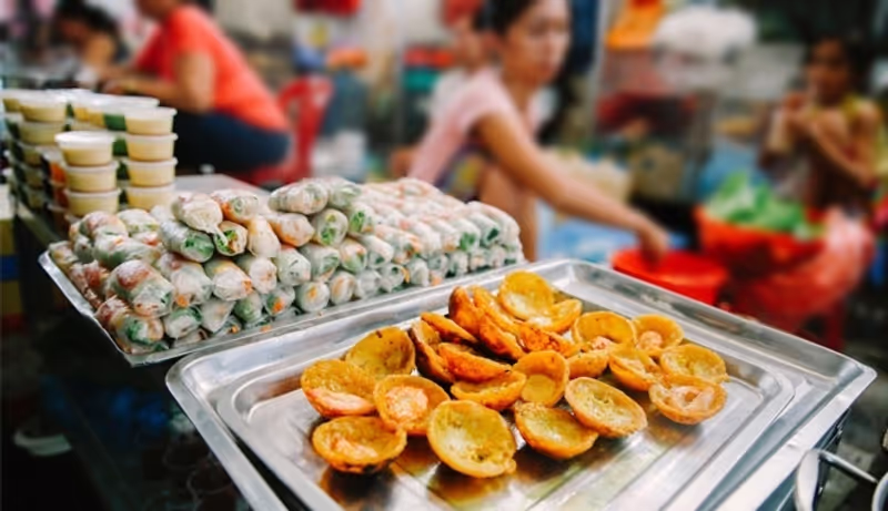 Ho Chi Minh Private Tour - Pancace with vegetable.