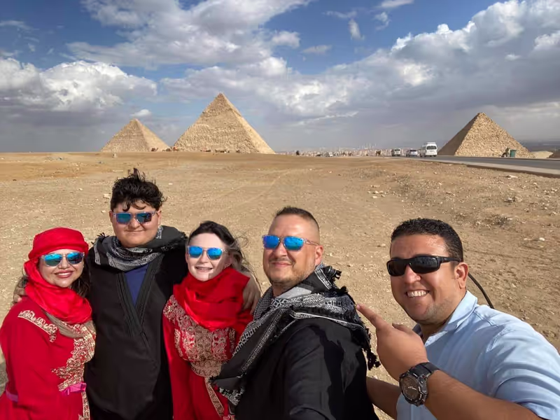 Giza Private Tour - Giza Pyramids and the Great Sphinx, the most famous monuments of ancient world! These massive stone structures were built around 4,500 years ago on a rocky desert plateau close to the Nile and always amaze visitors.