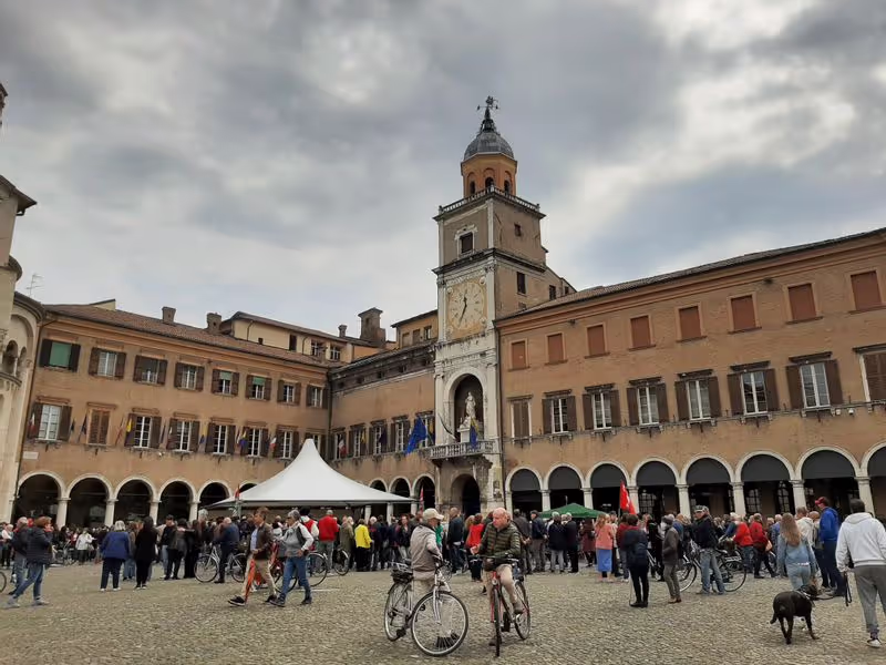 Modena Private Tour - Piazza Grande