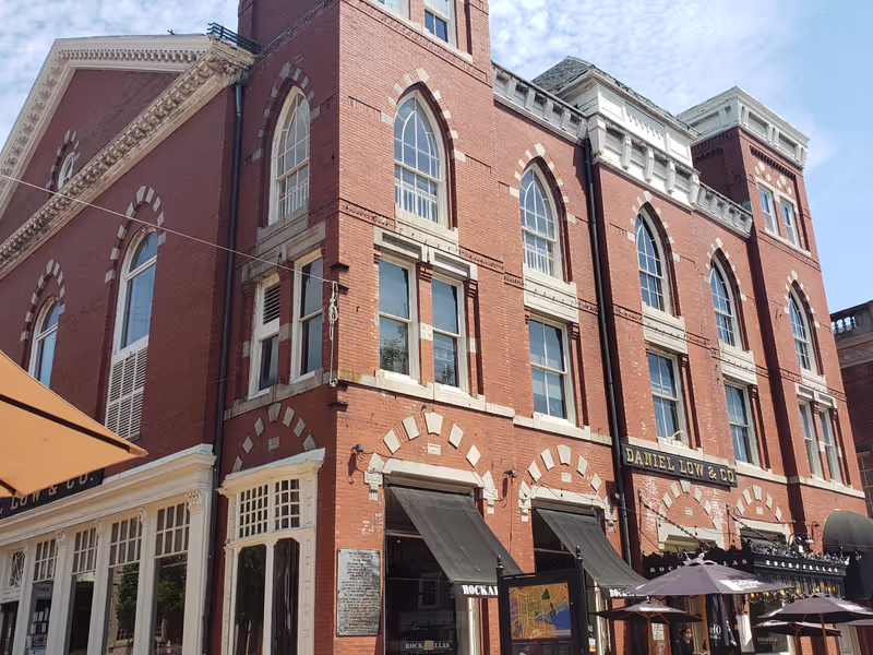 Salem Private Tour - The location of the first church