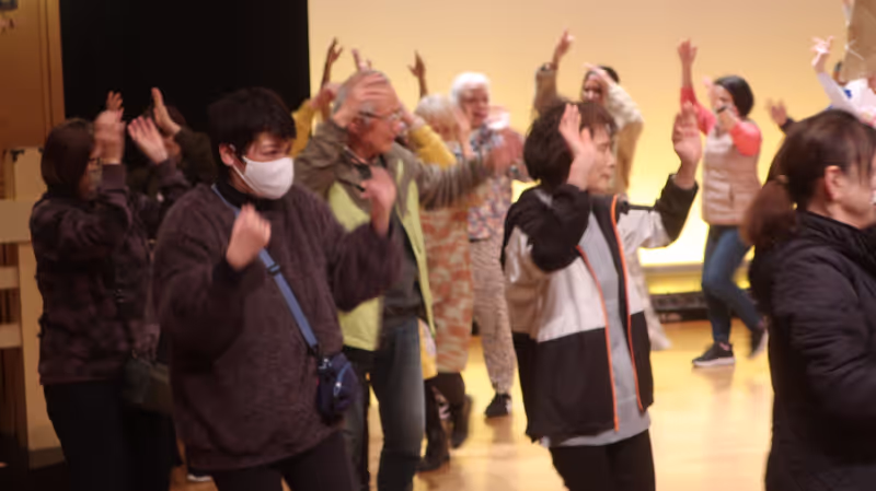 Kobe Private Tour - Participants enjoy Awaodori Dance