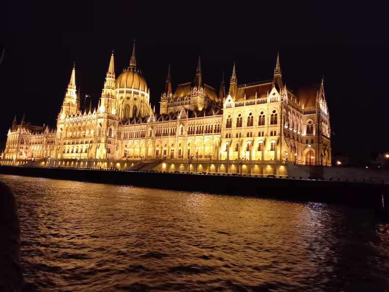 Budapest Private Tour - Parliament by night