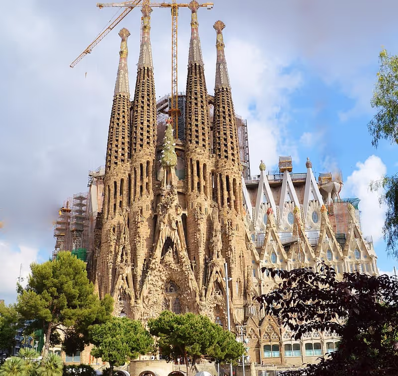 Barcelona Private Tour - Enjoy Sagrada Familia, the heart of Barcelona.