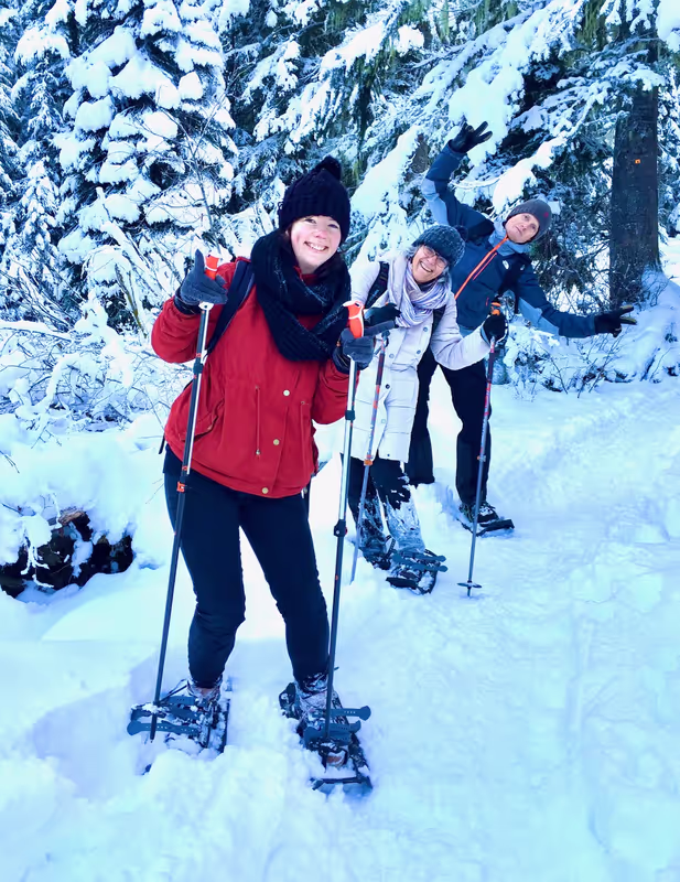 Vancouver Private Tour - Our happy snowshoers