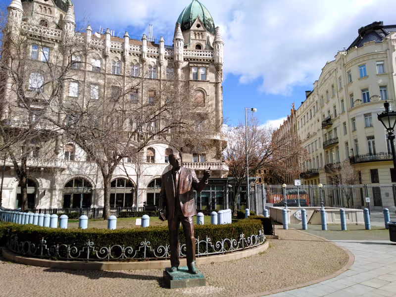 Budapest Private Tour - Senior George Bush