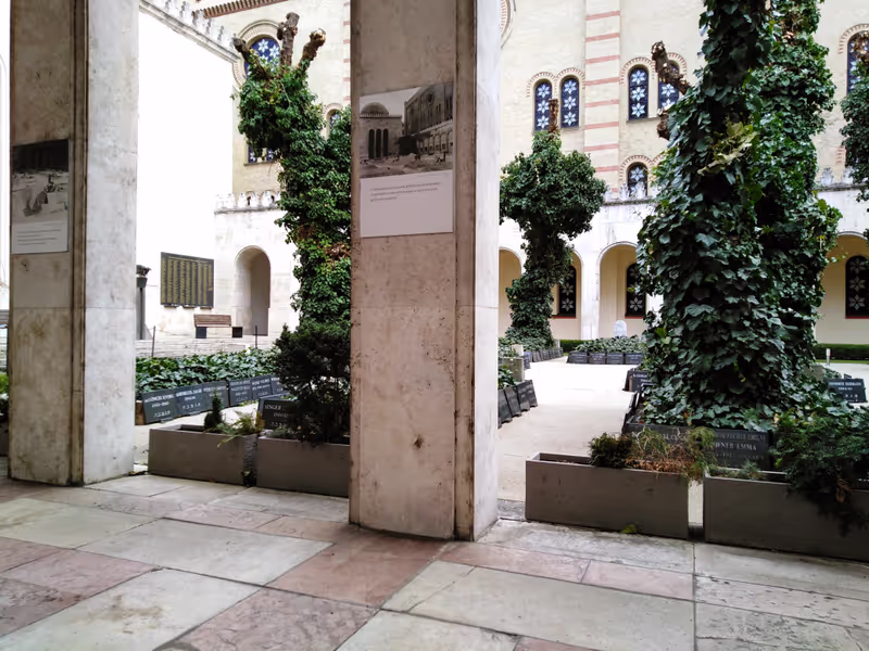 Budapest Private Tour - Massgraves