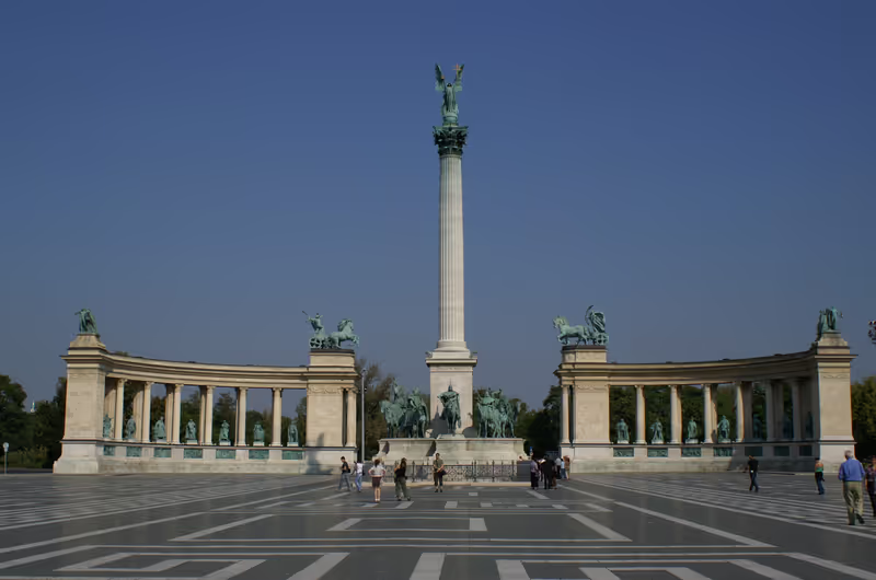 Budapest Private Tour - Heroe's Square