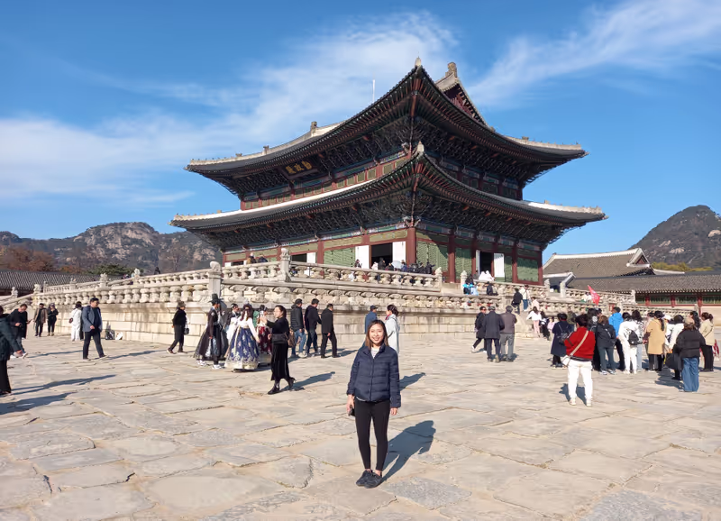 Seoul Private Tour - Geunjeonjeon -Gyeongbokgung